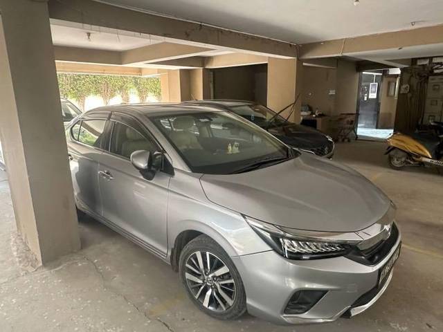 https://images10.gaadi.com/usedcar_image/4377847/original/processed_cc45d89f-061e-4a43-b1e5-82e2d133e706.jpeg?imwidth=6400