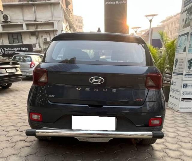 https://images10.gaadi.com/usedcar_image/4377856/original/processed_9917431917ed6fa27ec73afe3b81872f.jpg?imwidth=6402