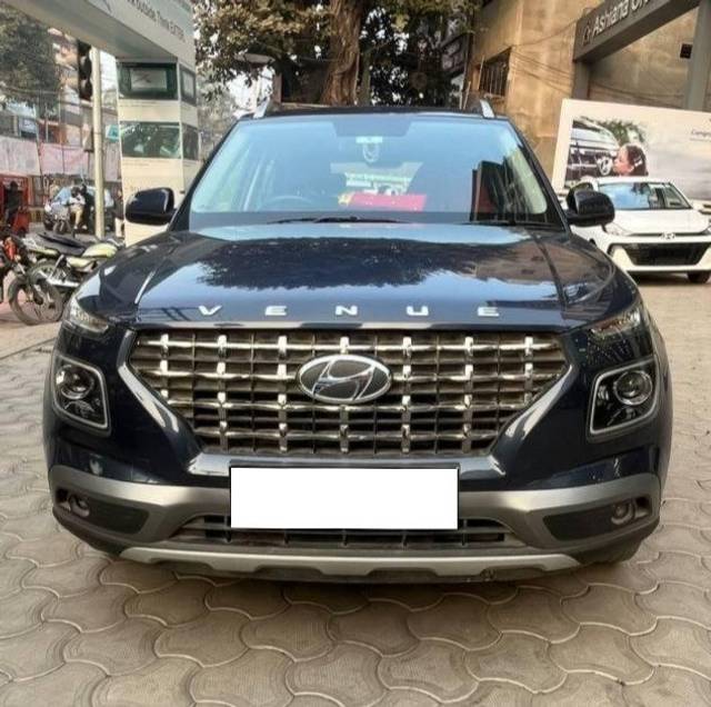 https://images10.gaadi.com/usedcar_image/4377856/original/processed_c05013c84f766f9b2640400637b968d2.jpg?imwidth=6400