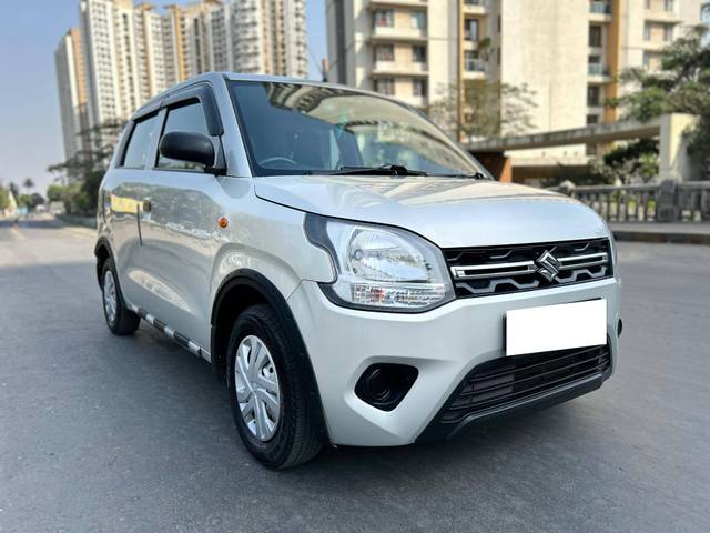 https://images10.gaadi.com/usedcar_image/4377890/original/processed_8cd210e1bac0b2e80e44643dde20dc40.jpg?imwidth=6400