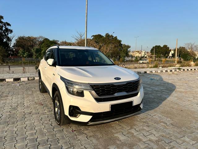 https://images10.gaadi.com/usedcar_image/4377959/original/processed_32371688fdea0388d87be62ff35db829.jpg?imwidth=6400