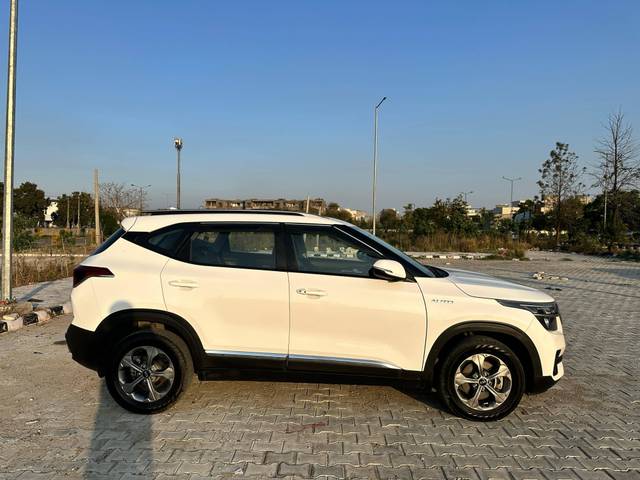 https://images10.gaadi.com/usedcar_image/4377959/original/processed_ea6df072deca4b845d25011ee680e7a7.jpg?imwidth=6401