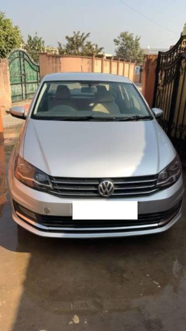 https://images10.gaadi.com/usedcar_image/4378040/original/processed_b097c2cb-d474-409a-a205-42b3281e2723.jpg?imwidth=6400