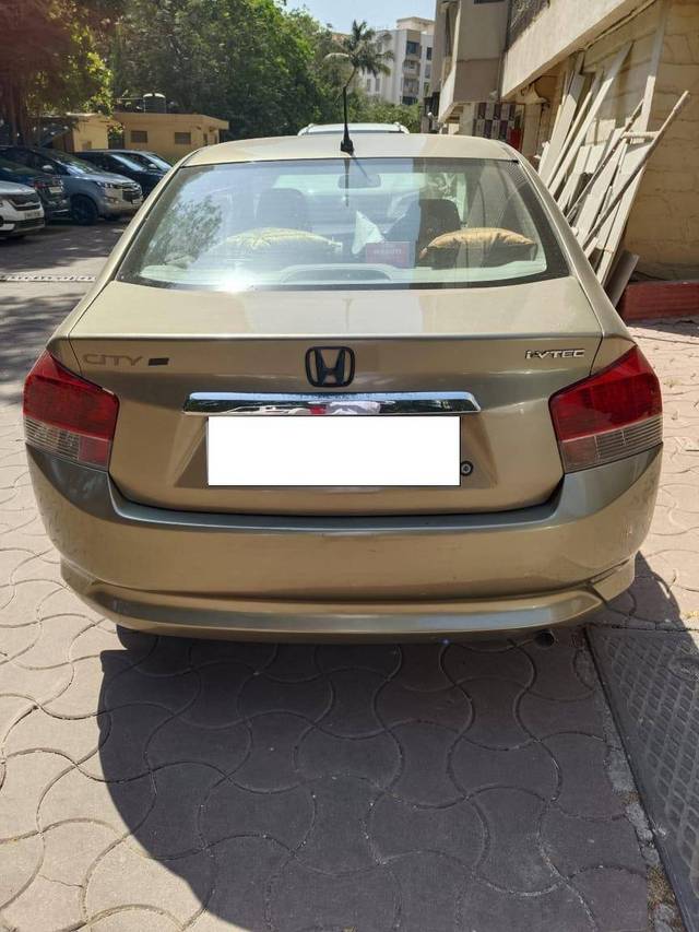 https://images10.gaadi.com/usedcar_image/4378059/original/f7182ae2655cd8e3d7db9c073aa52c38.jpg?imwidth=6401