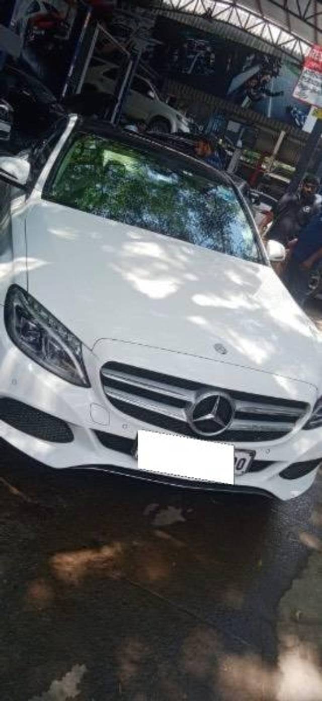 https://images10.gaadi.com/usedcar_image/4378068/original/processed_4335ab4a-80a8-4f39-a019-b93f391c441e.jpeg?imwidth=6400