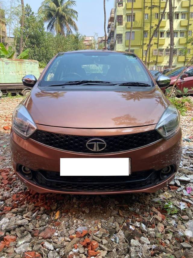 https://images10.gaadi.com/usedcar_image/4378069/original/processed_3cec627e861cce473267971c3698c3d0.jpg?imwidth=6400