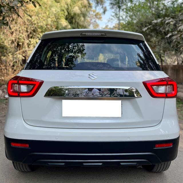 https://images10.gaadi.com/usedcar_image/4378134/original/processed_8539c1bf9213cd378c8df88a22e7b84d.jpg?imwidth=6402