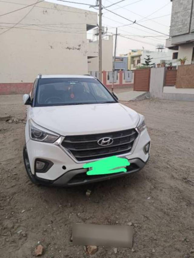 https://images10.gaadi.com/usedcar_image/4378143/original/processed_790fed62-582b-4bbb-b4cc-58d13c91ab2e.jpg?imwidth=6402