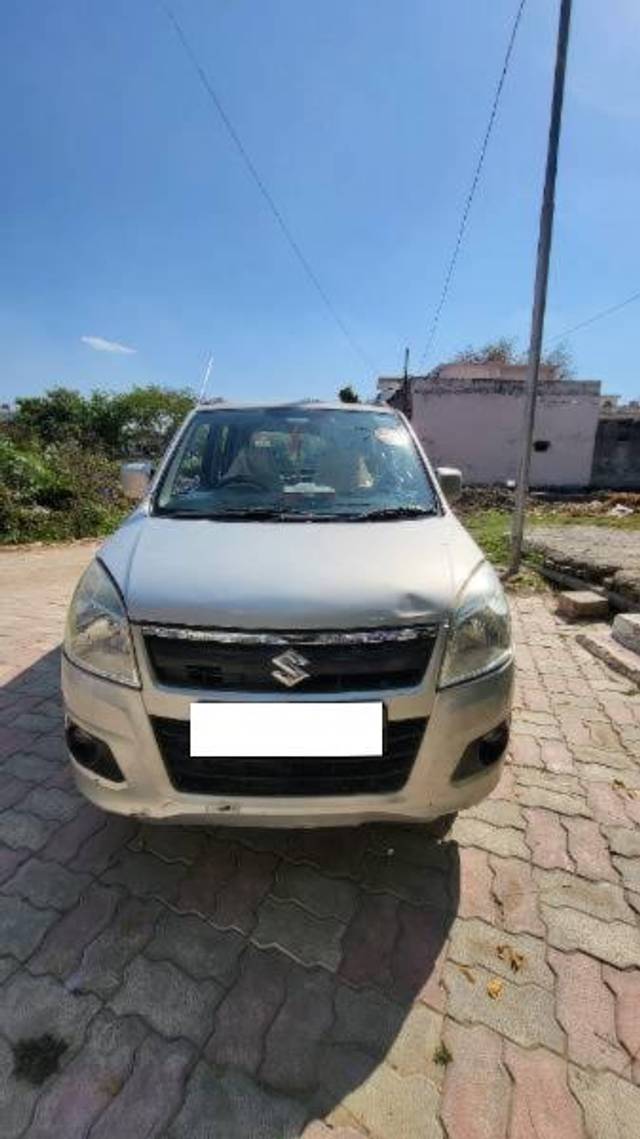 https://images10.gaadi.com/usedcar_image/4378189/original/processed_998e369d-bece-4840-b9f1-a045392021cf.jpg?imwidth=6400