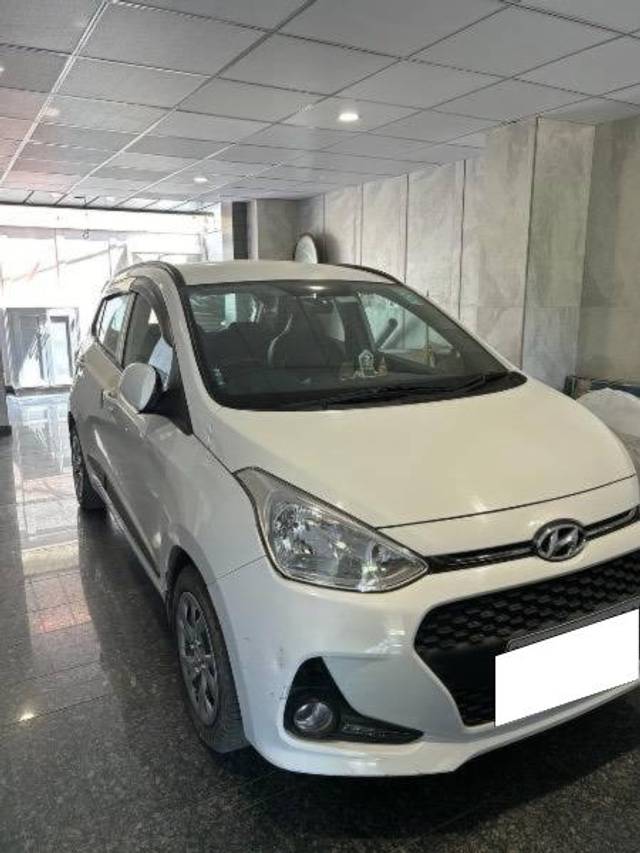 https://images10.gaadi.com/usedcar_image/4378219/original/processed_ce95300b-3665-4b68-8463-74dc7ad4e14c.jpeg?imwidth=6400