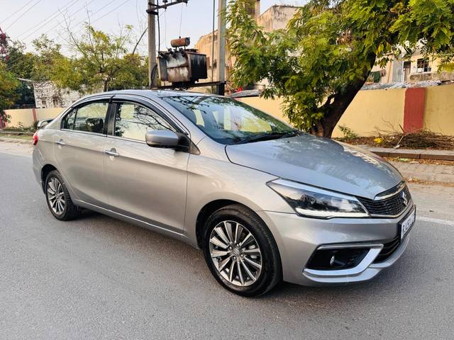 https://images10.gaadi.com/usedcar_image/4378230/original/8122fa9b7ebd6248a88a9265e8d9d347.jpg?imwidth=6400