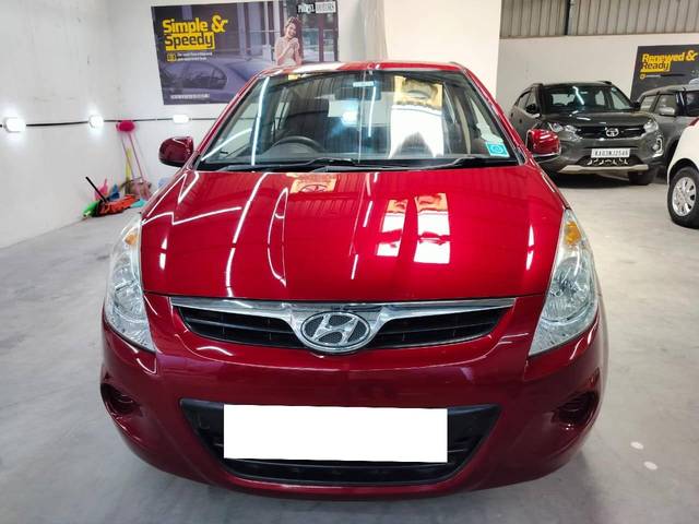 https://images10.gaadi.com/usedcar_image/4378268/original/processed_585d7550b80467760c6b0dac3dc90f49.jpg?imwidth=6400