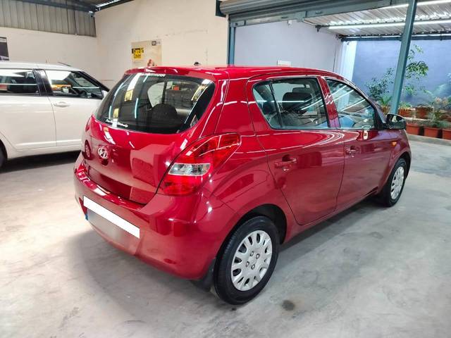 https://images10.gaadi.com/usedcar_image/4378268/original/processed_7af92d485d8e3988fc7ee4dcb74eaabe.jpg?imwidth=6401
