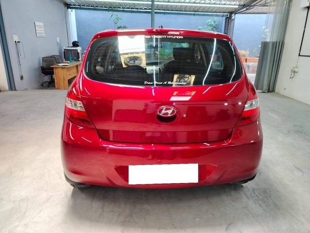 https://images10.gaadi.com/usedcar_image/4378268/original/processed_fced462077da0651215bceee96229b6d.jpg?imwidth=6402