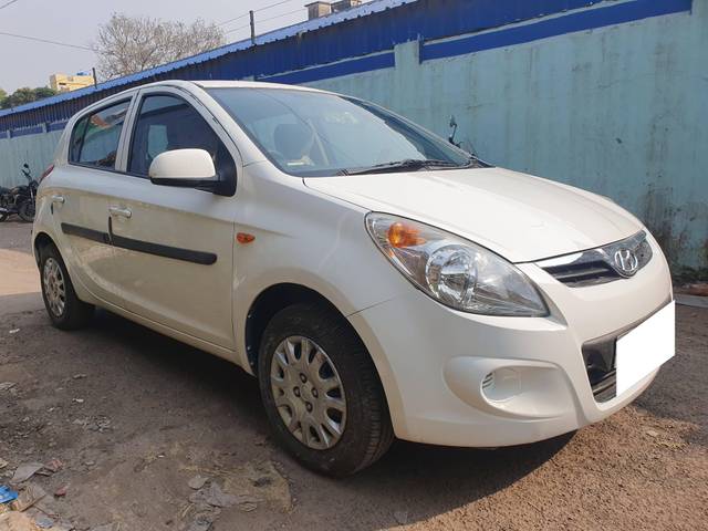 https://images10.gaadi.com/usedcar_image/4378281/original/processed_dfa729c36c70d5021d65a089e0bf11dc.jpg?imwidth=6400