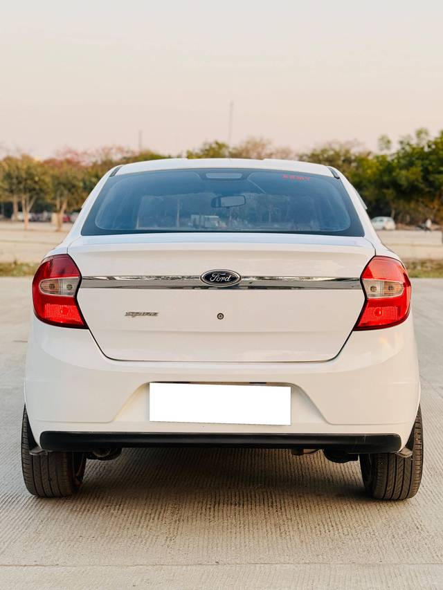 https://images10.gaadi.com/usedcar_image/4378319/original/processed_9966b1d40bf880a1a4fb2935d4027cdc.jpg?imwidth=6402