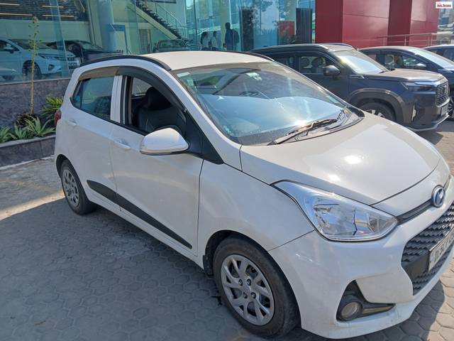 https://images10.gaadi.com/usedcar_image/4378329/original/853406e02e87c0660d05eed2f97d7ba3.jpg?imwidth=6400