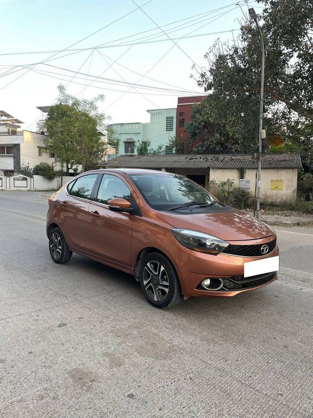 https://images10.gaadi.com/usedcar_image/4378339/original/processed_e9fc09003ac0dba1db2743c882581217.jpg?imwidth=6400