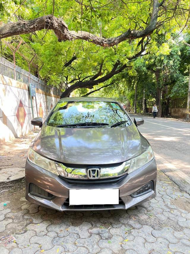 https://images10.gaadi.com/usedcar_image/4378347/original/processed_9cc5225f966b2667bdf6012e52c568d2.jpg?imwidth=6400