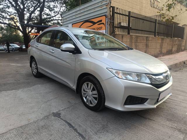 https://images10.gaadi.com/usedcar_image/4378370/original/processed_4148bec4b324e41e06d8113d712203be.jpg?imwidth=6400