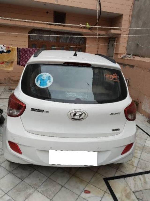 https://images10.gaadi.com/usedcar_image/4378383/original/processed_95bc8133-2939-4242-80fe-f49064e1395b.jpg?imwidth=6400