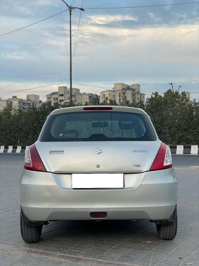 https://images10.gaadi.com/usedcar_image/4378385/original/processed_fa7e65ee185c041b0d7fc4cdc8bd704e.jpg?imwidth=6402