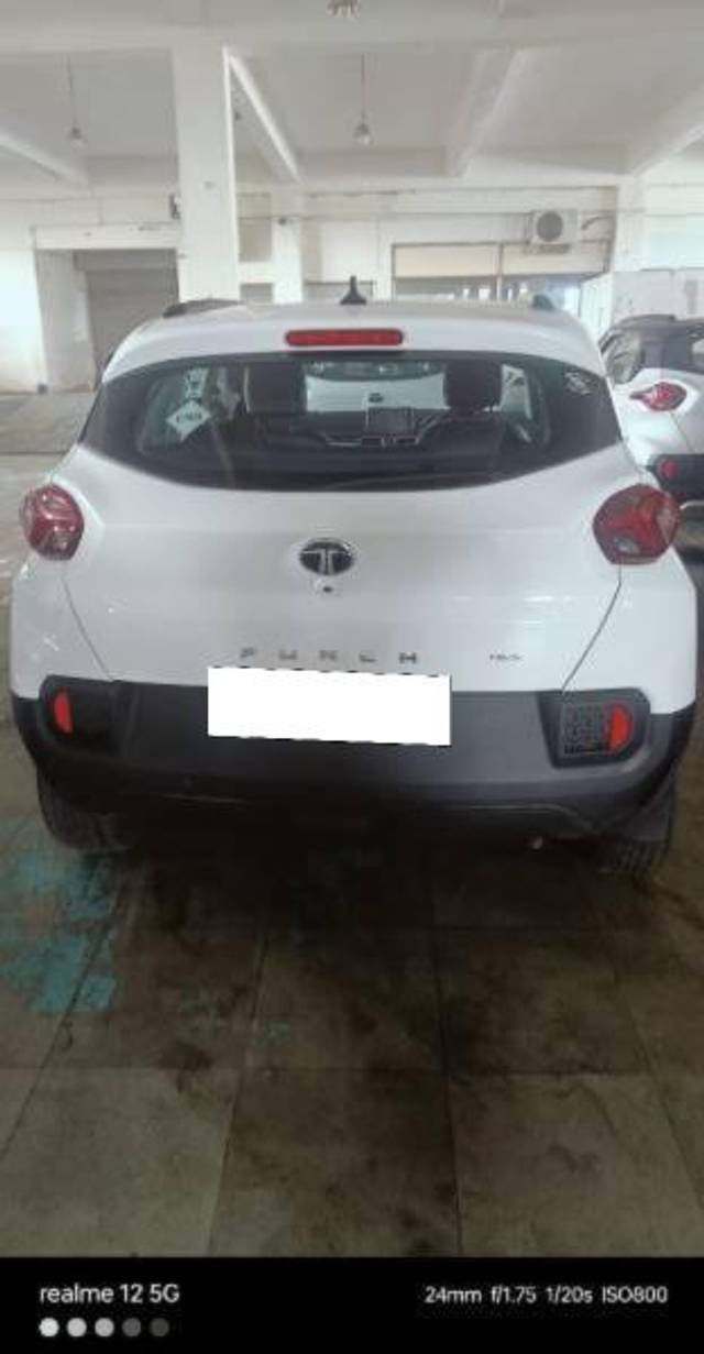 https://images10.gaadi.com/usedcar_image/4378433/original/processed_a4ea0281-697b-4da1-832e-c4a2777a4099.jpg?imwidth=6401