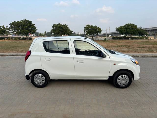 https://images10.gaadi.com/usedcar_image/4378507/original/4c12792f2cdb878f841feb53fbab2c5b.jpg?imwidth=6401