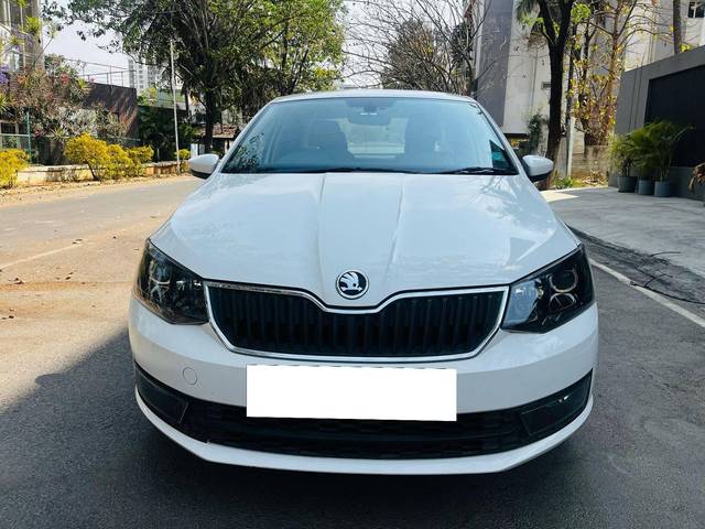 https://images10.gaadi.com/usedcar_image/4378566/original/processed_204b98aa891d05ce8d6fc9e82e541fdc.jpg?imwidth=6400