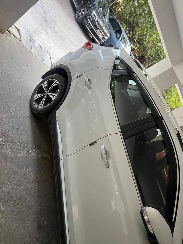 https://images10.gaadi.com/usedcar_image/4378616/original/processed_0056b90da3bcc979bd576f205313a694.jpg?imwidth=6402