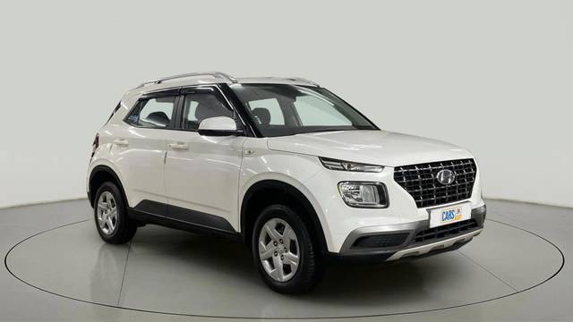 https://images10.gaadi.com/usedcar_image/4378679/original/aa3b0a5bd3820b73b687b1912fab8b4b.jpg?imwidth=6400
