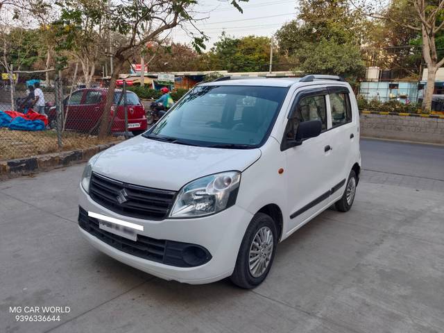 https://images10.gaadi.com/usedcar_image/4378685/original/processed_d8871226f0a2b38c46f6a9cf0b471909.jpg?imwidth=6402