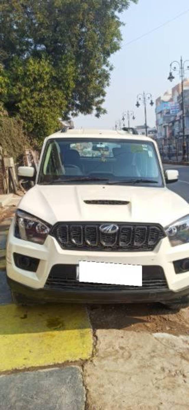 https://images10.gaadi.com/usedcar_image/4378772/original/processed_929ebb50-de99-4940-9bcf-08fdbd7ed94f.jpg?imwidth=6400