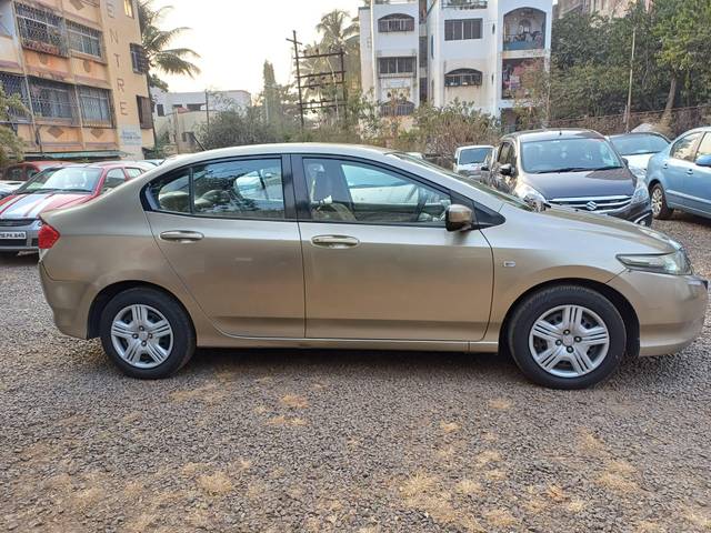 https://images10.gaadi.com/usedcar_image/4378839/original/processed_a88324ec70be74064b04f79b734eb883.jpg?imwidth=6401