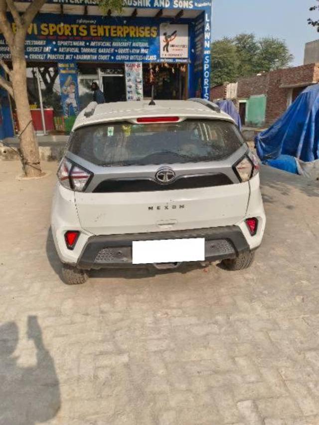 https://images10.gaadi.com/usedcar_image/4378894/original/processed_b51d9b81-d5e7-4dd1-a87a-db2b0befb84e.jpg?imwidth=6402