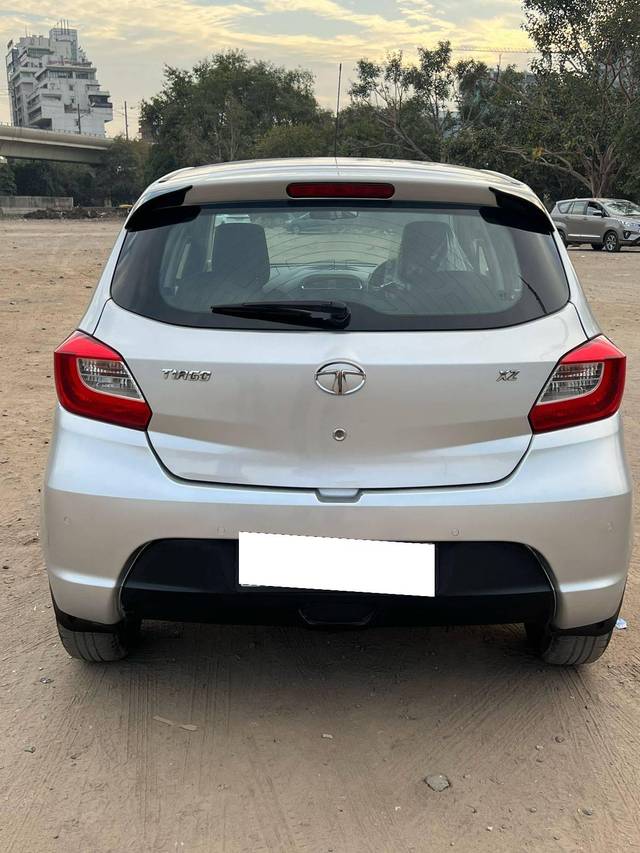 https://images10.gaadi.com/usedcar_image/4378923/original/processed_93c0098ead76abde2cdbc40151d4700d.jpg?imwidth=6402