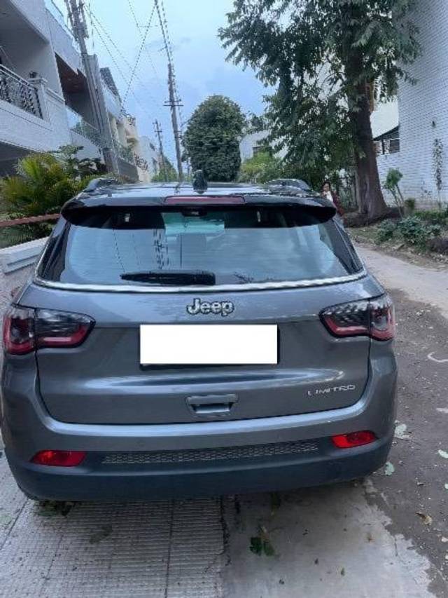 https://images10.gaadi.com/usedcar_image/4378924/original/processed_0d7ba6c9-4b2e-4fa6-b7cf-b717fe73f698.jpeg?imwidth=6401