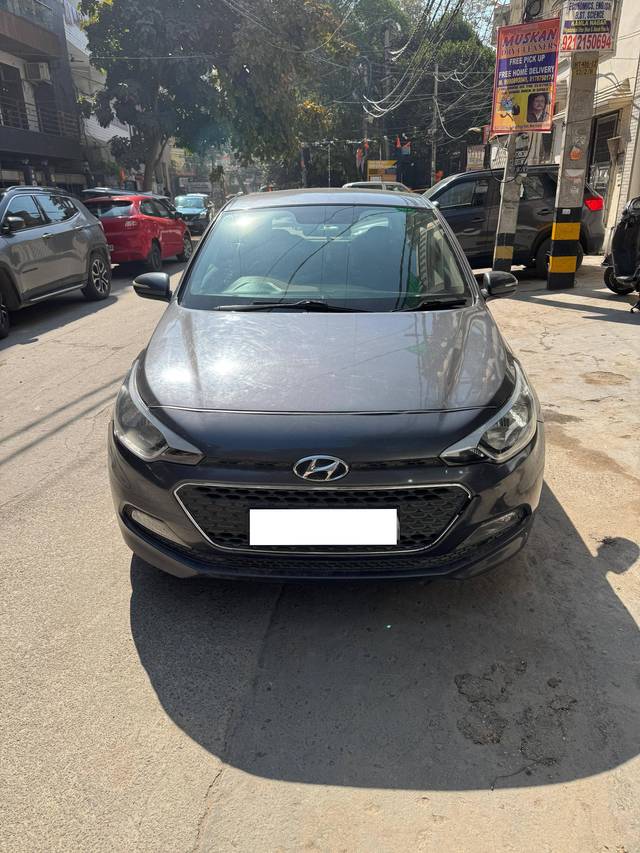 https://images10.gaadi.com/usedcar_image/4378948/original/processed_41d6bdb1d0e59d36b0994e75776f3ef5.jpg?imwidth=6400