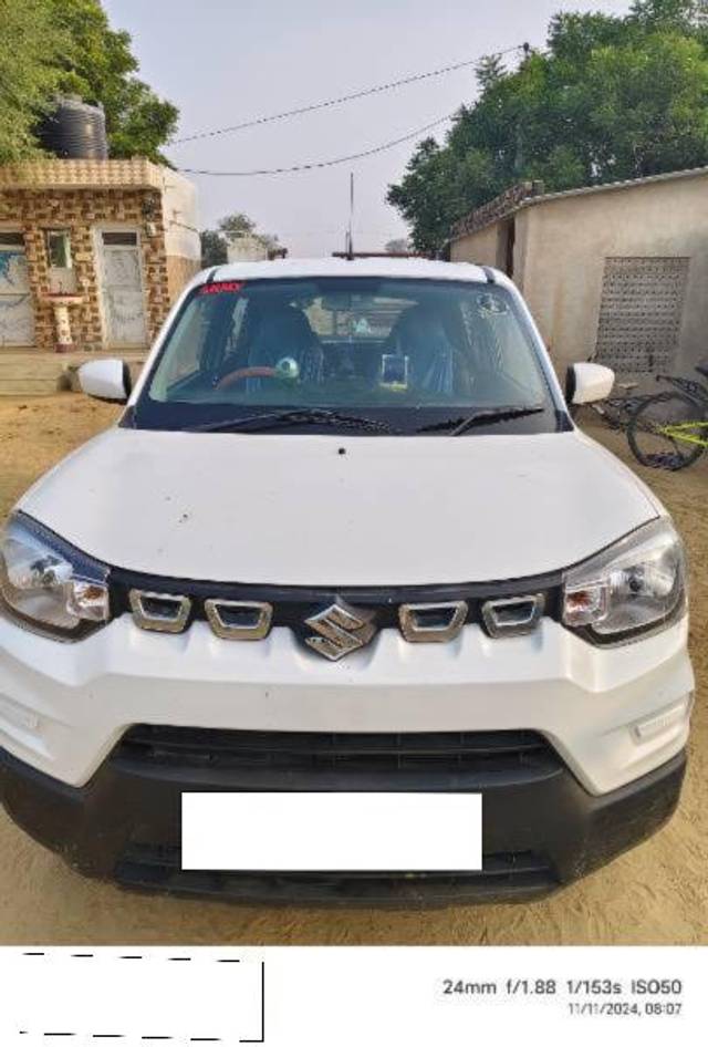 https://images10.gaadi.com/usedcar_image/4378963/original/processed_44cbac50-3849-4a6f-ac52-23c1af2ef2de.jpg?imwidth=6400