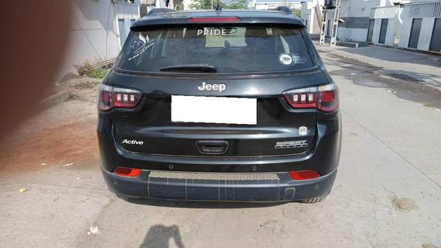 https://images10.gaadi.com/usedcar_image/4378980/original/processed_6a967dea-f45a-47c3-b403-2bad1097776a.jpg?imwidth=6402