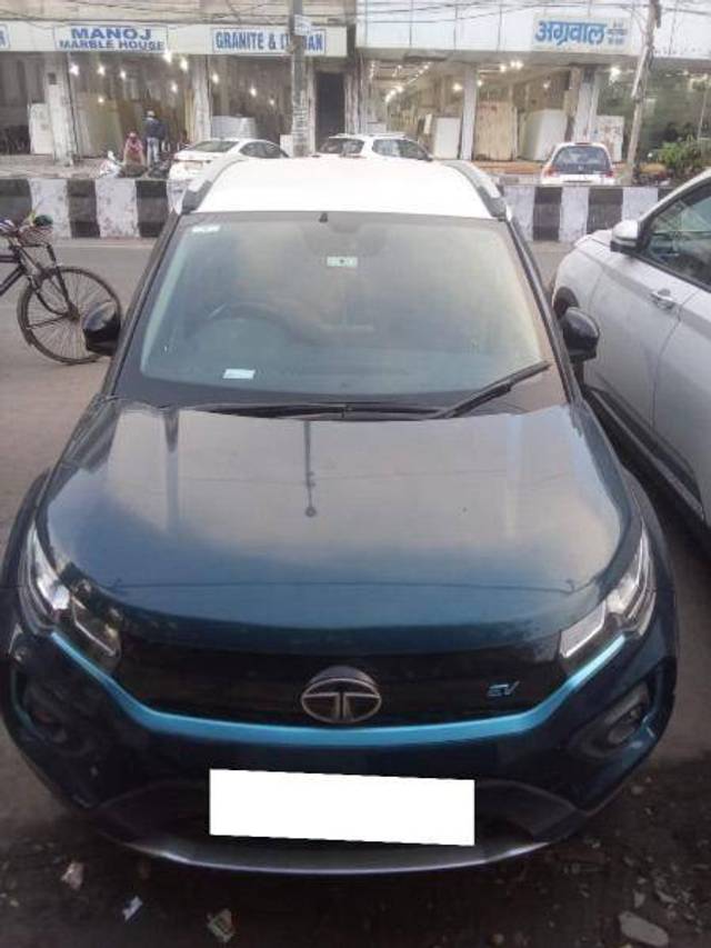 https://images10.gaadi.com/usedcar_image/4379014/original/e65a9f9801993df550f17c9b1a079447.jpeg?imwidth=6402