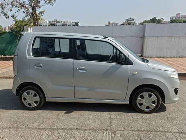 https://images10.gaadi.com/usedcar_image/4379116/original/77d922698403919dfc40ba18fd525a21.jpg?imwidth=6401