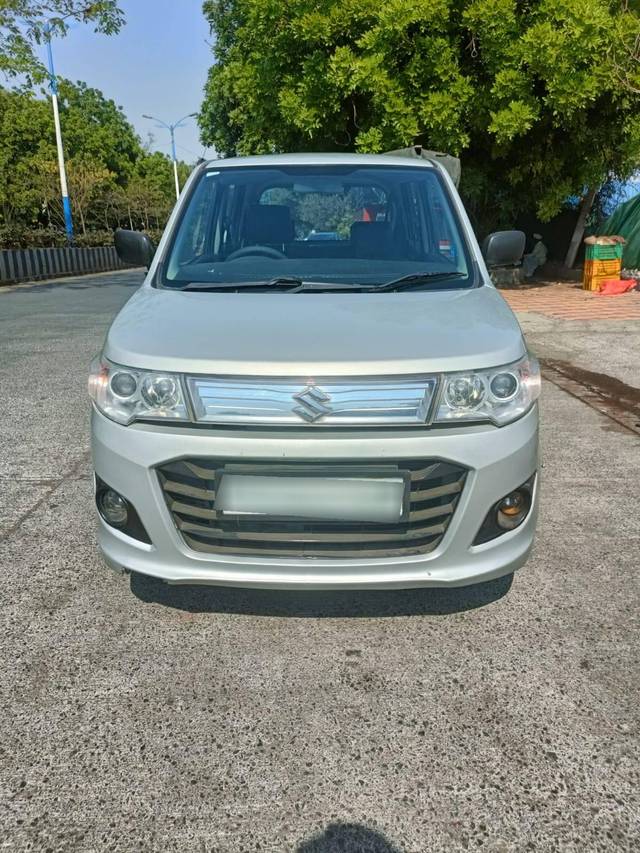 https://images10.gaadi.com/usedcar_image/4379116/original/processed_a9ab386b8ed7dccbe8bd6a9f64ee02f5.jpg?imwidth=6400