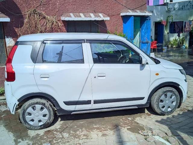 https://images10.gaadi.com/usedcar_image/4379128/original/processed_a38b7334-2845-43ac-bb67-1ce857f2cece.jpg?imwidth=6401