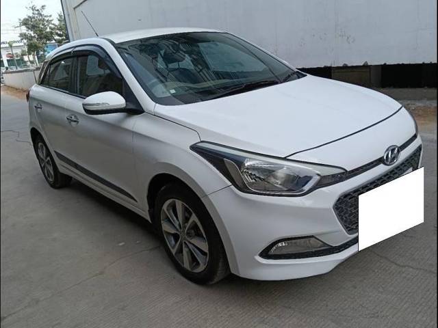 https://images10.gaadi.com/usedcar_image/4379232/original/processed_b3046afe3815a8dafb14d7dbd64db495.jpg?imwidth=6400