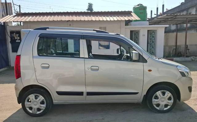 https://images10.gaadi.com/usedcar_image/4379235/original/processed_de83e14348b1529d0a1738ad7199fc06.jpg?imwidth=6401