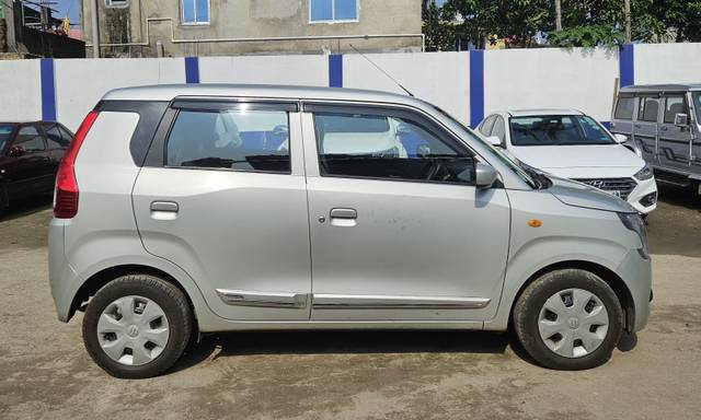 https://images10.gaadi.com/usedcar_image/4379240/original/183a5df157e31cce7f174a2a493ff378.jpeg?imwidth=6401