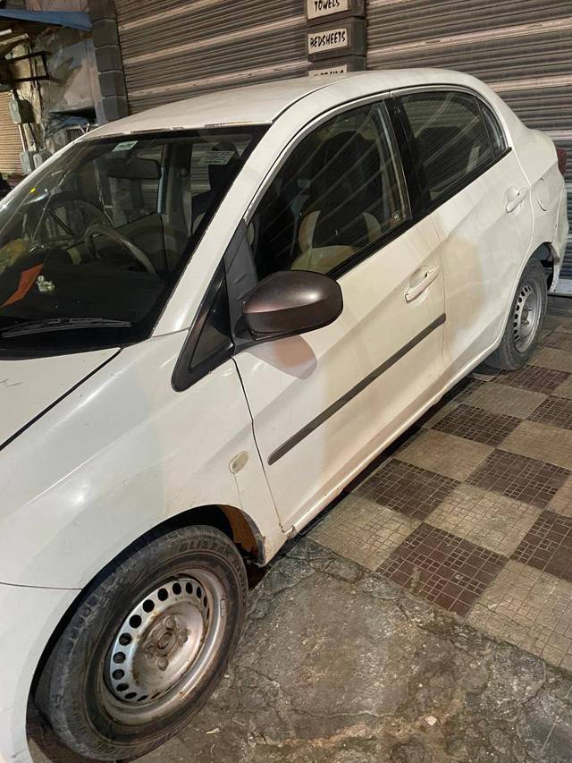 https://images10.gaadi.com/usedcar_image/4379303/original/a761fbce52a11e189c8fd6cec8d3b3ac.jpg?imwidth=6402