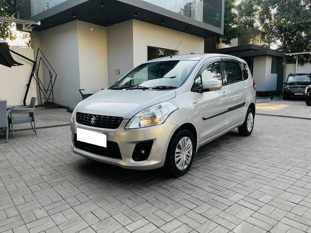 https://images10.gaadi.com/usedcar_image/4379319/original/processed_72e715b3e9c0edc71d94777f51a56633.jpeg?imwidth=6402