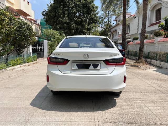 https://images10.gaadi.com/usedcar_image/4379409/original/processed_affaf63176258355d6a4fcc0172d9185.jpg?imwidth=6402